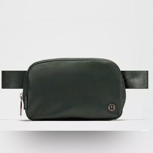 NWT - Everywhere Belt Bag 1L Rainforest Green